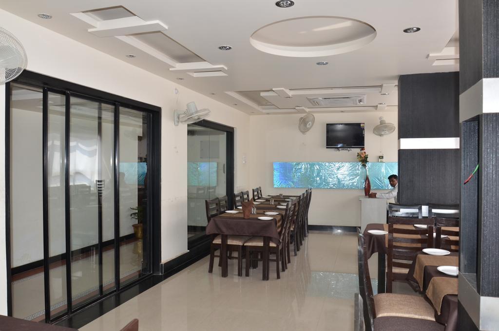 Divine Destination Hotel Varanasi Ngoại thất bức ảnh
