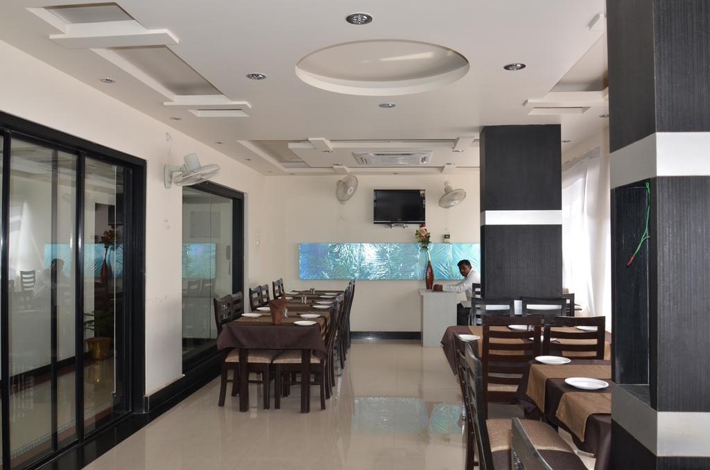 Divine Destination Hotel Varanasi Ngoại thất bức ảnh