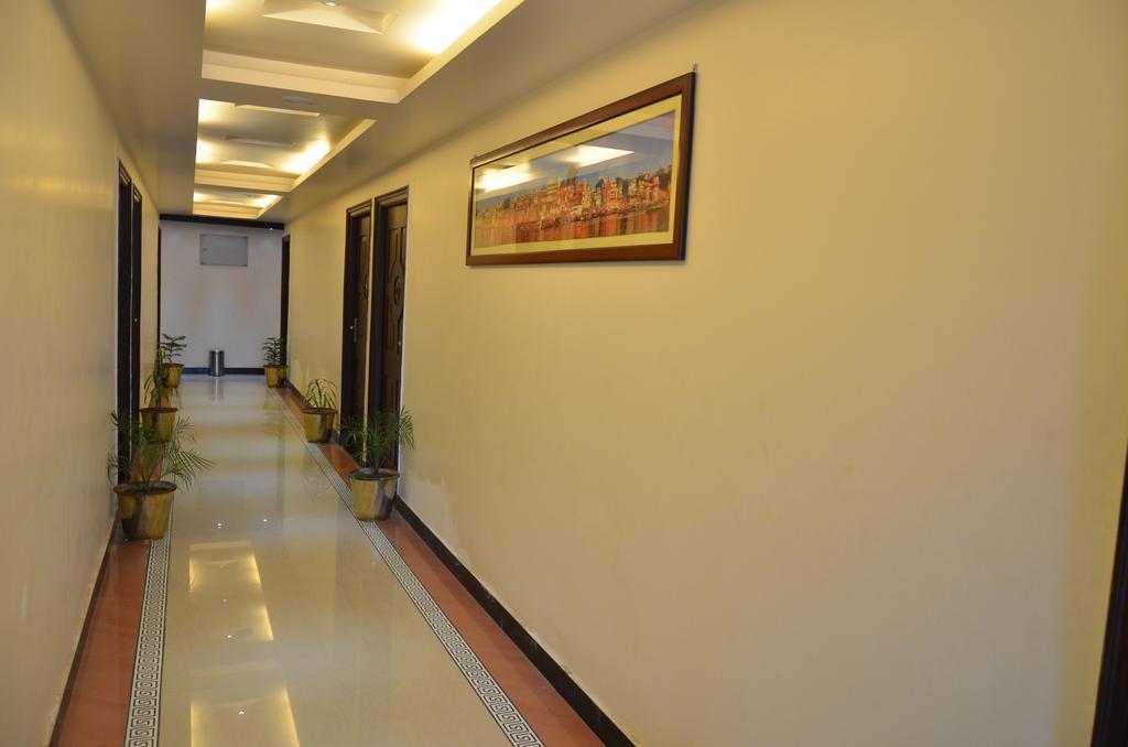 Divine Destination Hotel Varanasi Ngoại thất bức ảnh
