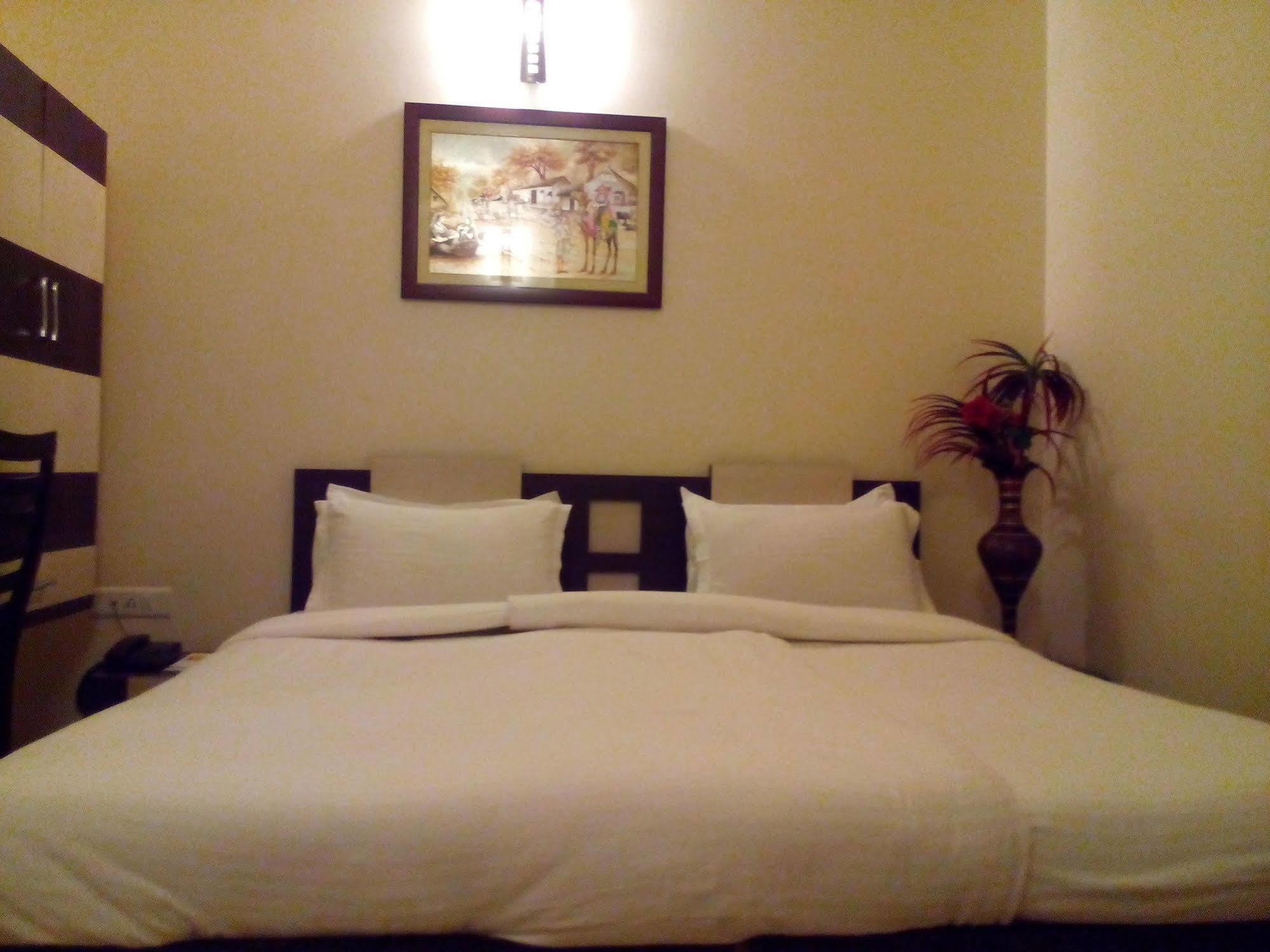 Divine Destination Hotel Varanasi Ngoại thất bức ảnh
